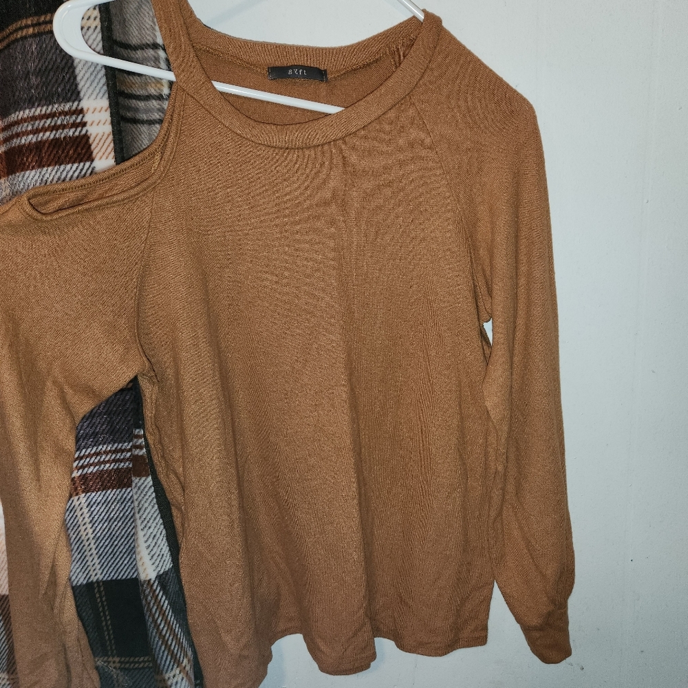 Open shoulder long sleeve